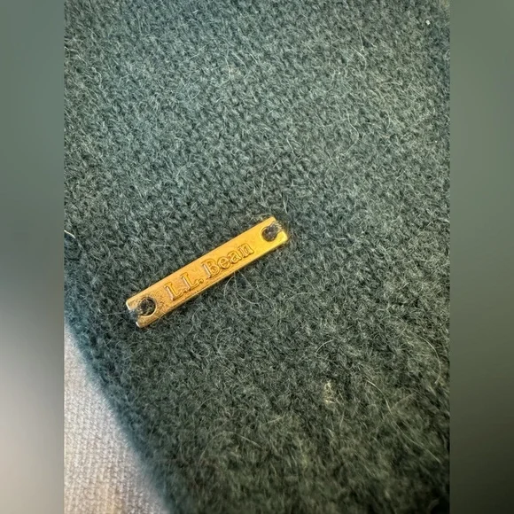 Like new! L.L. Bean Cashmere Beanie and Gloves Set - Picture 3 of 10